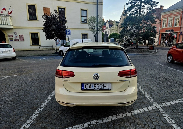 Volkswagen Passat cena 36999 przebieg: 380000, rok produkcji 2015 z Góra małe 497